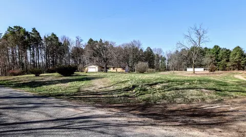21871 12 12 Mile Rd, Battle Creek, MI 49014