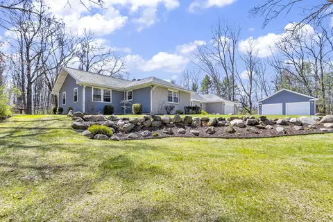 Exterior - 5905 Mccain Rd, Jackson, MI 49201 photo 5 of 16