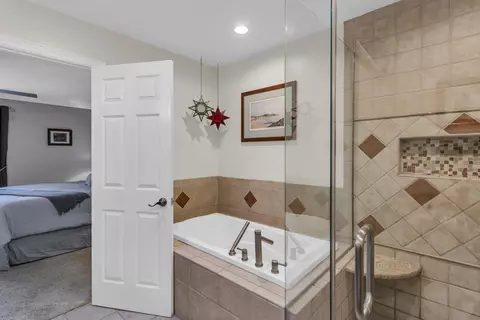 Bath - 5905 Mccain Rd, Jackson, MI 49201 photo 3 of 7