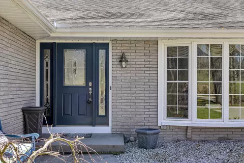 Exterior - 5905 Mccain Rd, Jackson, MI 49201 photo 2 of 16
