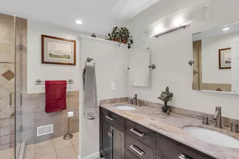 Bath - 5905 Mccain Rd, Jackson, MI 49201 photo 2 of 7