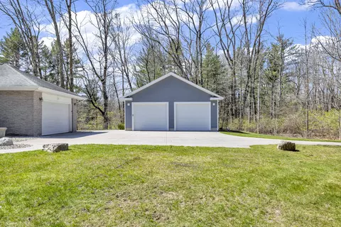 Exterior - 5905 Mccain Rd, Jackson, MI 49201 photo 4 of 16