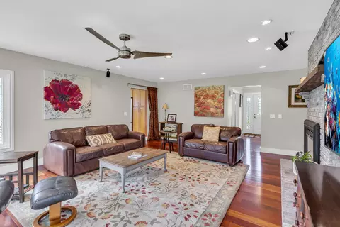 Living - 5905 Mccain Rd, Jackson, MI 49201 photo 4 of 9