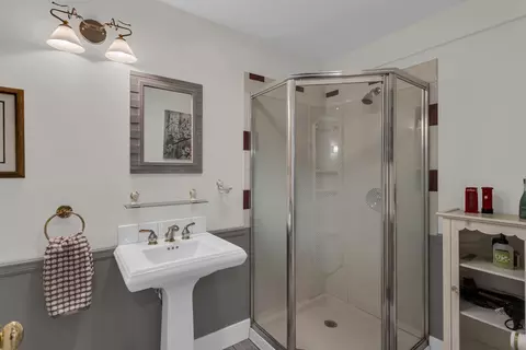 Bath - 5905 Mccain Rd, Jackson, MI 49201 photo 6 of 7