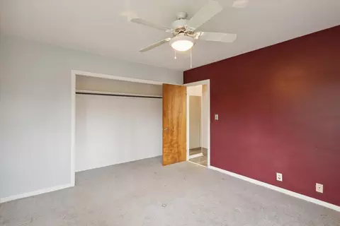 Bedroom - 2102 Dale Rd, Jackson, MI 49203 photo 2 of 5