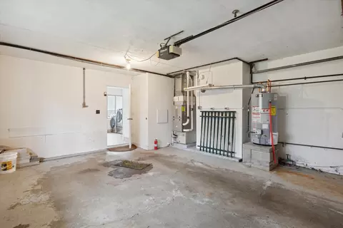 Exterior - 2102 Dale Rd, Jackson, MI 49203 photo 11 of 15