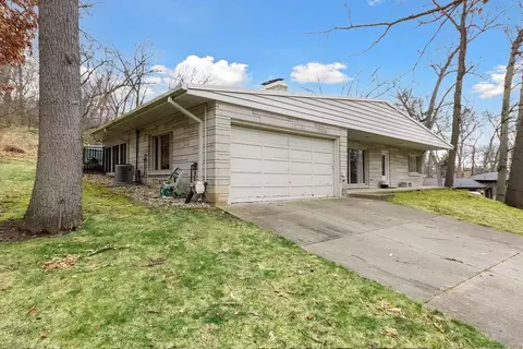 Exterior - 2102 Dale Rd, Jackson, MI 49203 photo 7 of 15