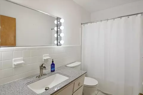 Bath - 2102 Dale Rd, Jackson, MI 49203 photo 1 of 5