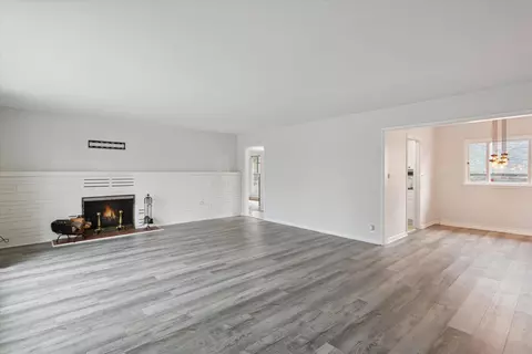 Living - 2102 Dale Rd, Jackson, MI 49203 photo 1 of 4