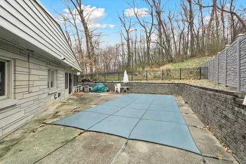 Exterior - 2102 Dale Rd, Jackson, MI 49203 photo 15 of 15