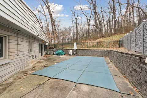 Exterior - 2102 Dale Rd, Jackson, MI 49203 photo 14 of 15