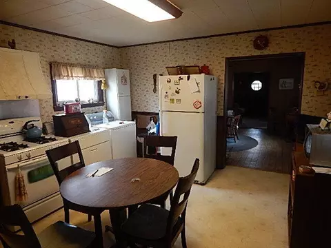 Dining - 2251 Glasgow Rd, Jackson, MI 49201 photo 1 of 4