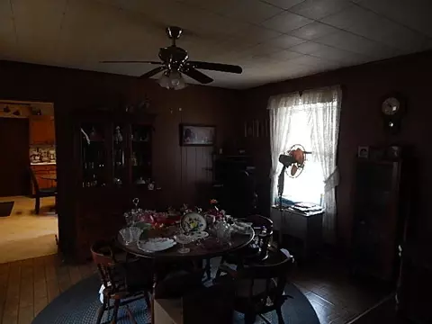Dining - 2251 Glasgow Rd, Jackson, MI 49201 photo 4 of 4