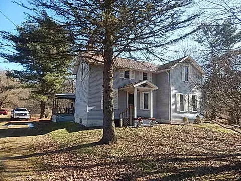 Exterior - 2251 Glasgow Rd, Jackson, MI 49201 photo 2 of 11