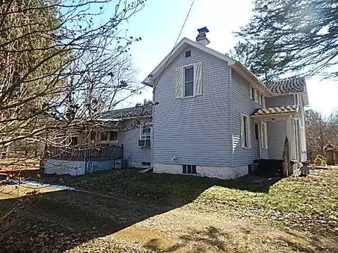 Exterior - 2251 Glasgow Rd, Jackson, MI 49201 photo 9 of 11