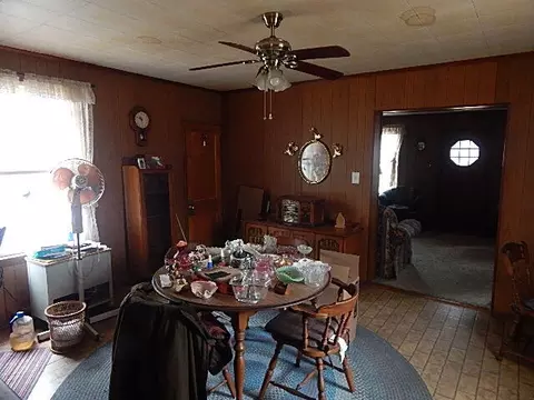 Dining - 2251 Glasgow Rd, Jackson, MI 49201 photo 2 of 4