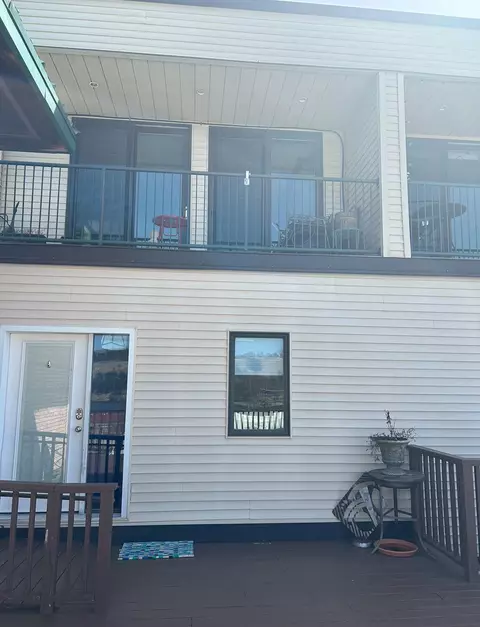 110 N Harbor Dr #305, Grand Haven, MI 49417