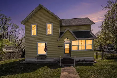 1304 E Vine St, Kalamazoo, MI 49001