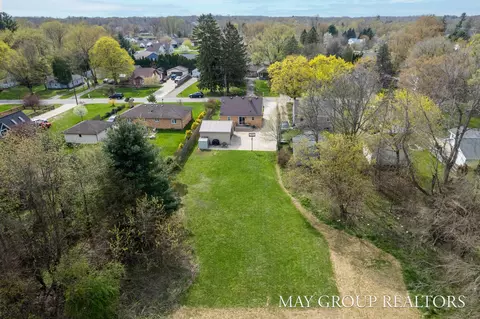 View/Area - 1040 Kusterer Dr NW, Walker, MI 49534 photo 2 of 2