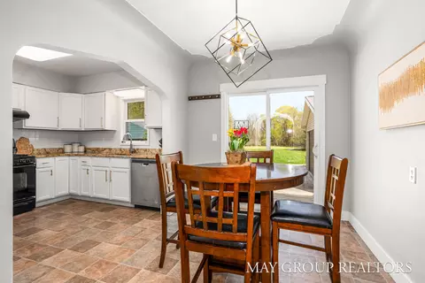 Dining - 1040 Kusterer Dr NW, Walker, MI 49534 photo 1 of 1