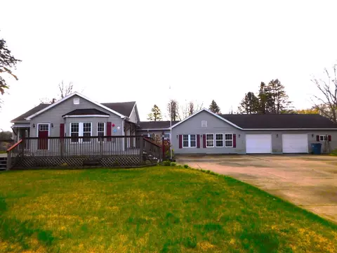 3453 Riverside Rd, Benton Harbor, MI 49022