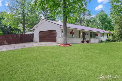 2139 W Ludington Dr, Farwell, MI 48622