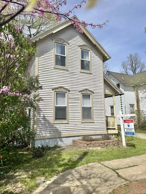 228 Rose Pl, Kalamazoo, MI 49007