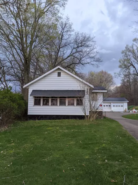 9833 Gorsline Rd, Battle Creek, MI 49014