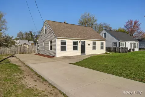 5645 Buchanan Ave SW, Wyoming, MI 49548