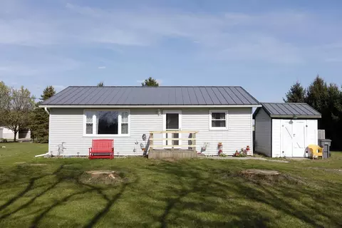 4595 S County Line Hwy, Deerfield, MI 49238