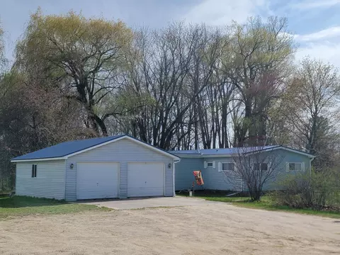 2020 N County Line Rd, Blanchard, MI 49310