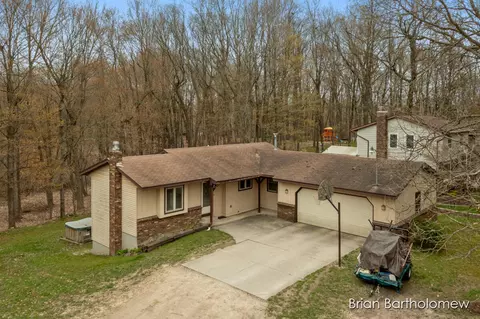 9290 Myers Lake Ave NE, Rockford, MI 49341