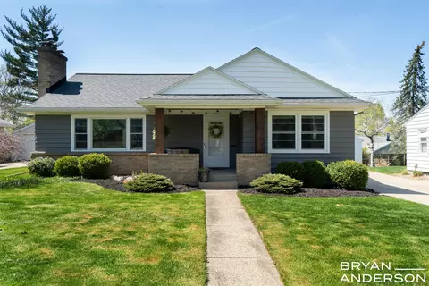 241 Wallinwood Ave NE, Grand Rapids, MI 49503