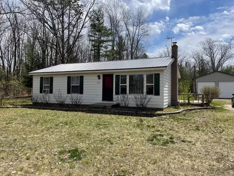13523 Chicago Ave, Wellston, MI 49689