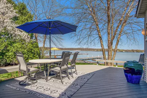 Exterior - 11574 Algonquin Dr, Pinckney, MI 48169 photo 9 of 22