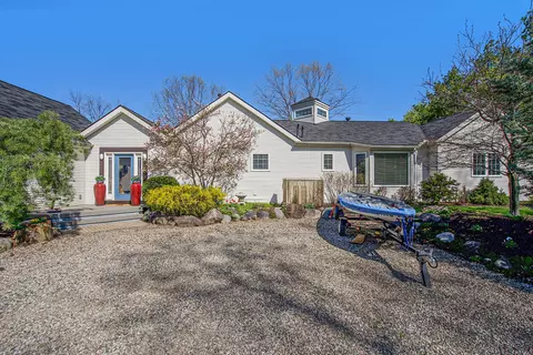 Exterior - 11574 Algonquin Dr, Pinckney, MI 48169 photo 21 of 22