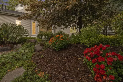 Exterior - 11574 Algonquin Dr, Pinckney, MI 48169 photo 19 of 22