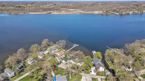 View/Area - 11574 Algonquin Dr, Pinckney, MI 48169 photo 16 of 22