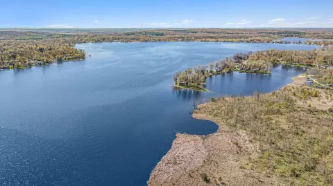 View/Area - 11574 Algonquin Dr, Pinckney, MI 48169 photo 21 of 22