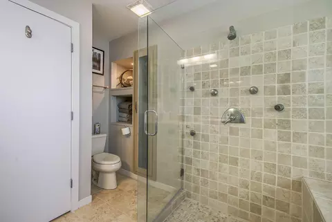 Bath - 11574 Algonquin Dr, Pinckney, MI 48169 photo 6 of 7