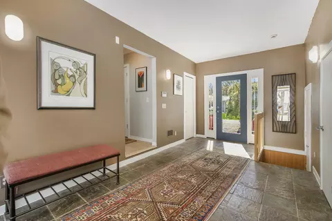 Entry Way - 11574 Algonquin Dr, Pinckney, MI 48169 photo 2 of 4