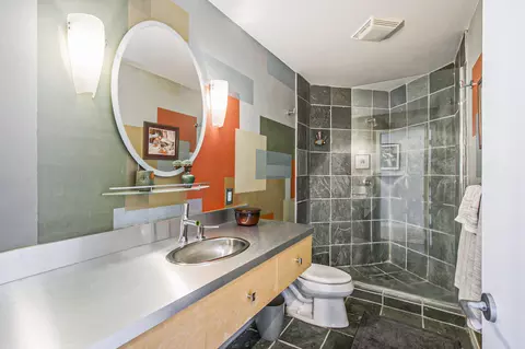 Bath - 11574 Algonquin Dr, Pinckney, MI 48169 photo 2 of 7