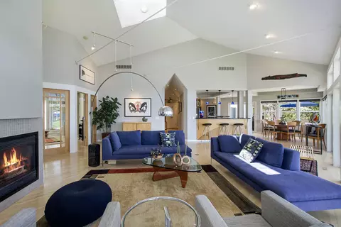 Living - 11574 Algonquin Dr, Pinckney, MI 48169 photo 1 of 6