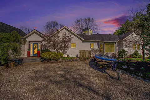 Exterior - 11574 Algonquin Dr, Pinckney, MI 48169 photo 2 of 22