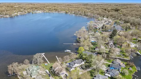 View/Area - 11574 Algonquin Dr, Pinckney, MI 48169 photo 15 of 22
