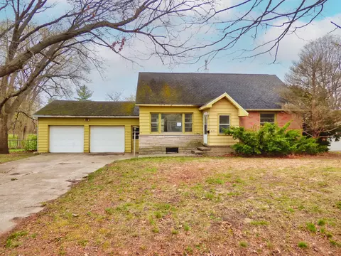 615 Helena St, Dowagiac, MI 49047