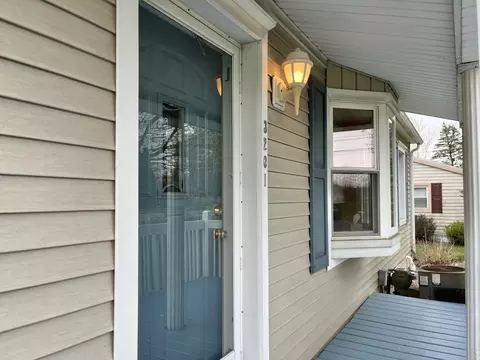 Exterior - 3201 Hoyer Rd, Jackson, MI 49201 photo 3 of 9
