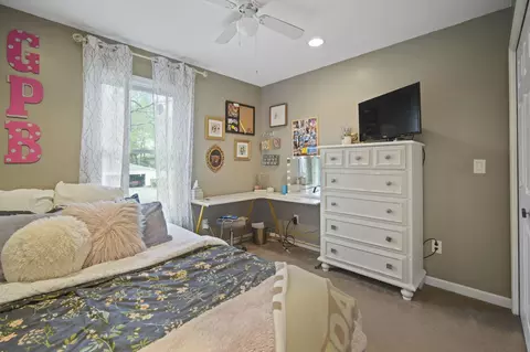 Bedroom - 6161 Edgewood Dr, Jackson, MI 49203 photo 5 of 10