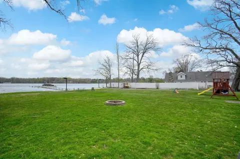 Exterior - 6161 Edgewood Dr, Jackson, MI 49203 photo 15 of 16