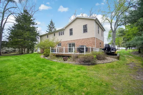 Exterior - 6161 Edgewood Dr, Jackson, MI 49203 photo 8 of 16
